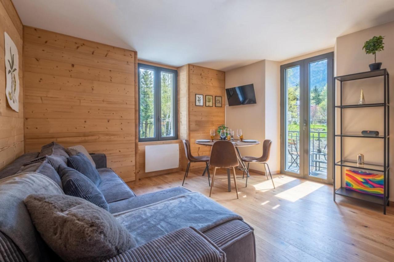 Newly Renovated Apartment With Mont Blanc View Шамони Экстерьер фото
